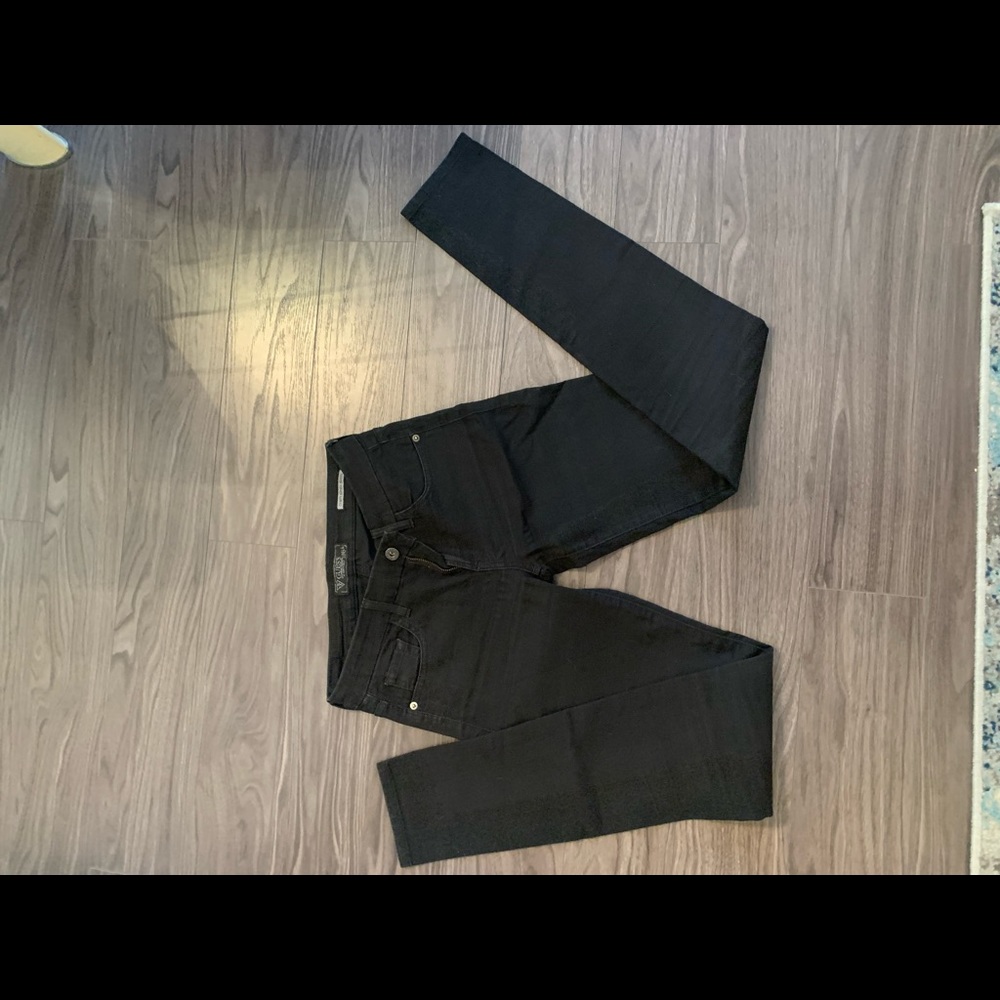 Black guess jeans worn a few times in good condition